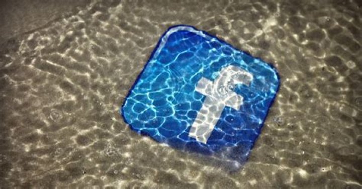 10 Reasons Why People Still Use Facebook [We Ask You Results]