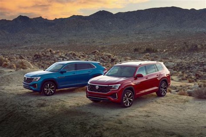 2024 Volkswagen Atlas Cross Sport vs Chevrolet Traverse Comparison