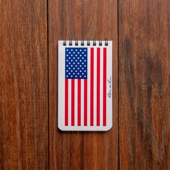 3' x 5' American Flag
– Laurel Mercantile