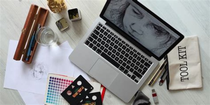 5 Essential iPhone Apps for Any Graphic Designer