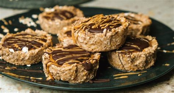 5-Ingredient Peanut Butter Oat Cups