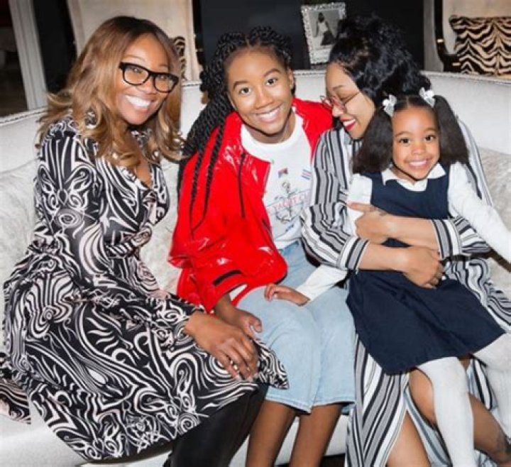 A FASHIONABLE PAIR: YOLANDA ADAMS AND DAUGHTER TAYLOR