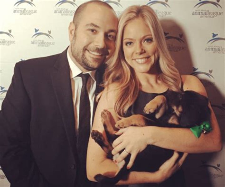 Alexa Datt Age, Bio Wiki, Single, Engaged【 Married Husband 】Net worth