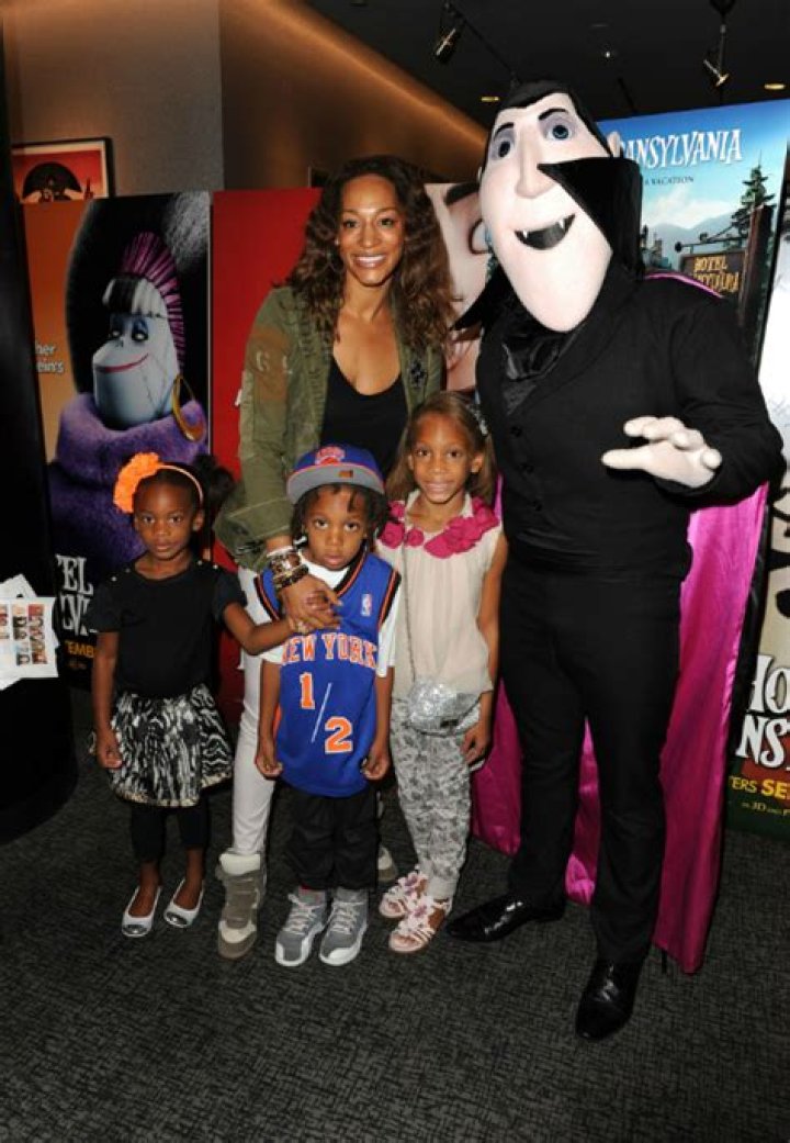 ALEXIS WELCH AND HER PREMIERE PALS