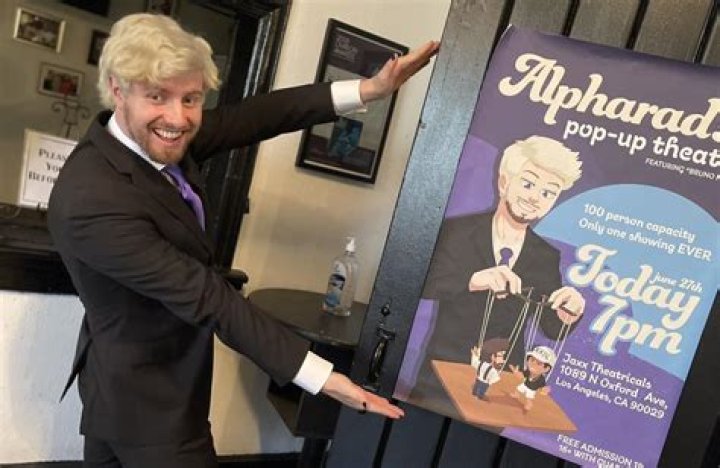 Alpharad hilariously performs Ninja’s worst tweets in viral ‘Copypasta Theatre'