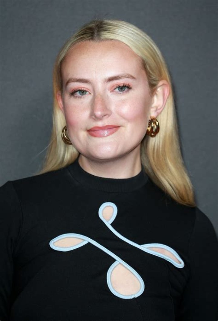 Amelia Dimoldenberg Net Worth 2024