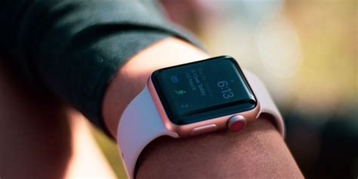 An Introduction to the Dock on Your Apple Watch and How to Use It