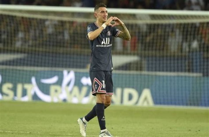Angel DI MARIA assists twice for PSG in win against Manchester United
