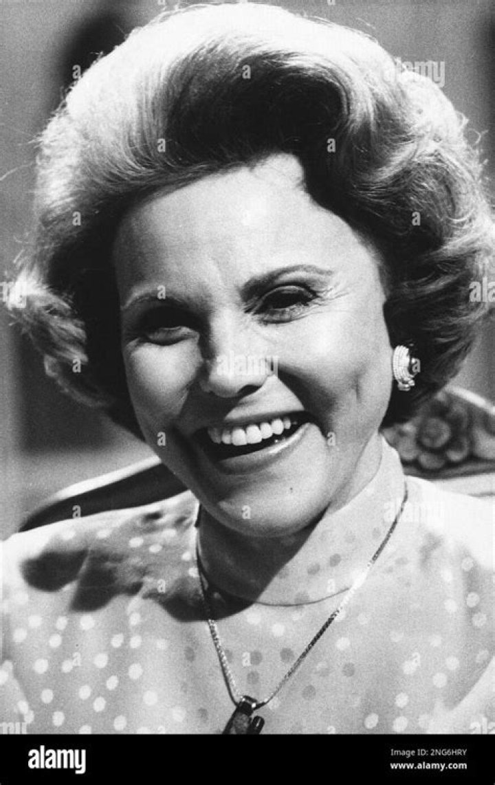 	ANN LANDERS	