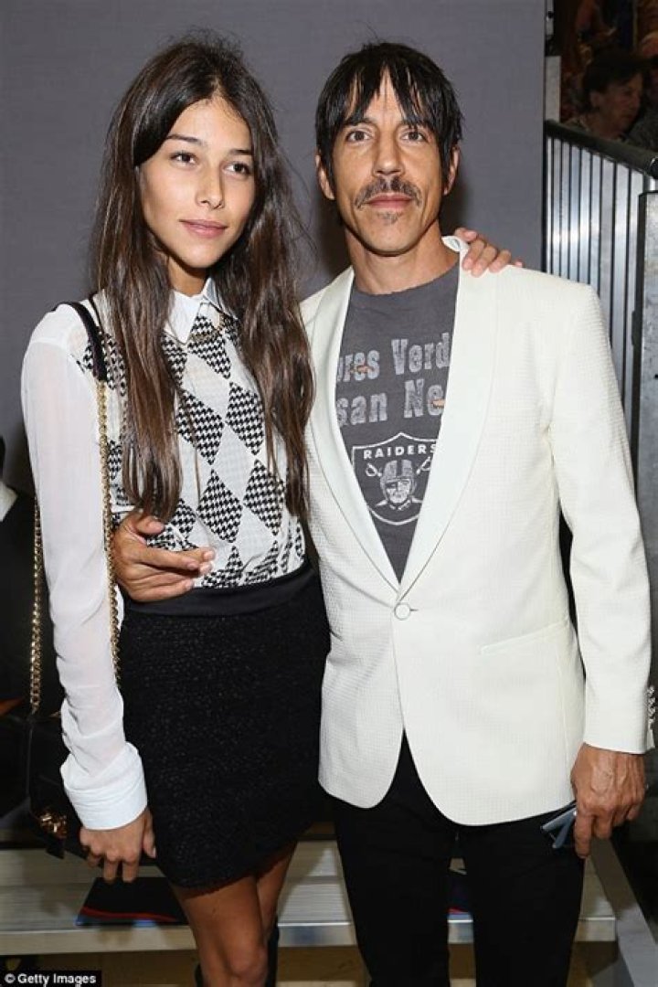 Anthony Kiedis' Girlfriend: Exploring The Relationship With His 19-Year-Old Partner