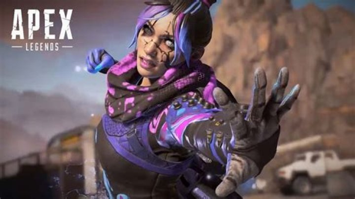 Apex Legends player discovers hilarious Loba bug as her assets get in the way