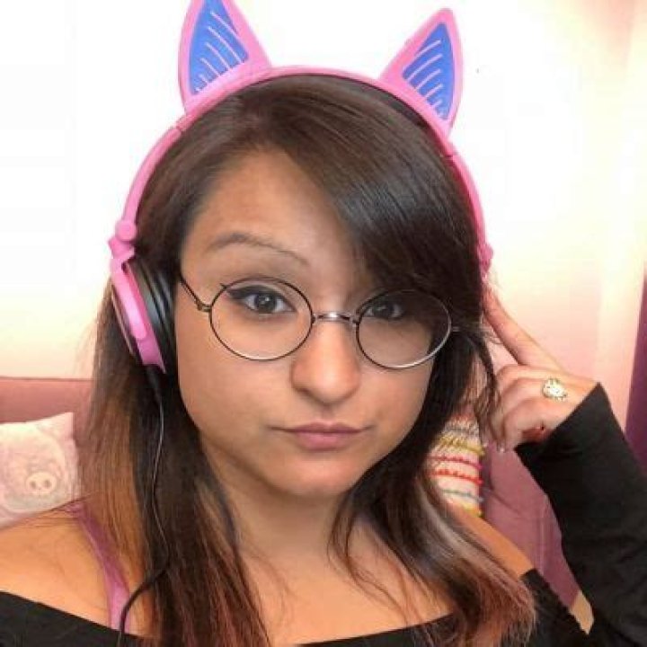 Aphmau Net Worth | Age, Height, Weight, Dating And More
