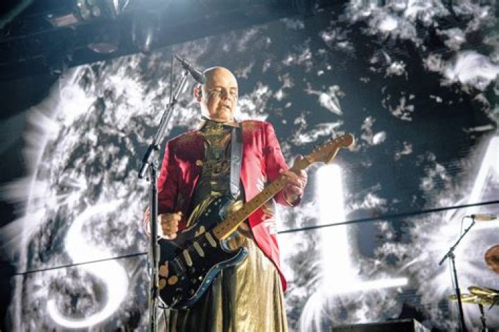 	Billy Corgan to play charity show for Highland Park victims	