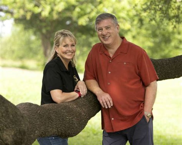 Bob Phillips Bio, Age, Height, Wife, Salary, Net Worth, Texas Country Reporter
