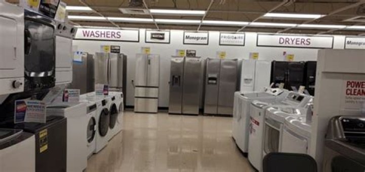 	BRANDSMART EXPANDS TO ATLANTA	