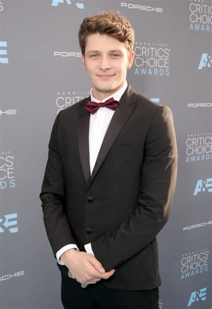 Brett Dier Biography