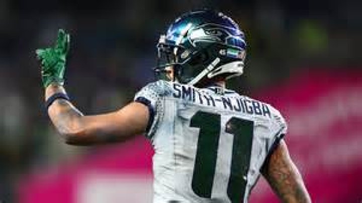 	BROWN SIGNS 4-YEAR DEAL WITH EAGLES	
