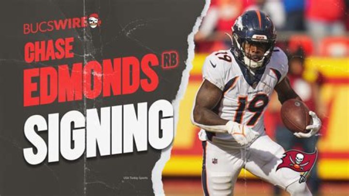 	Bucs sign StubHub	