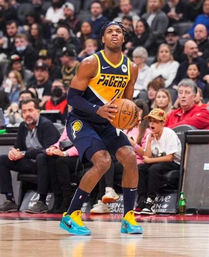 Buddy Hield - Bio, Net Worth, Height