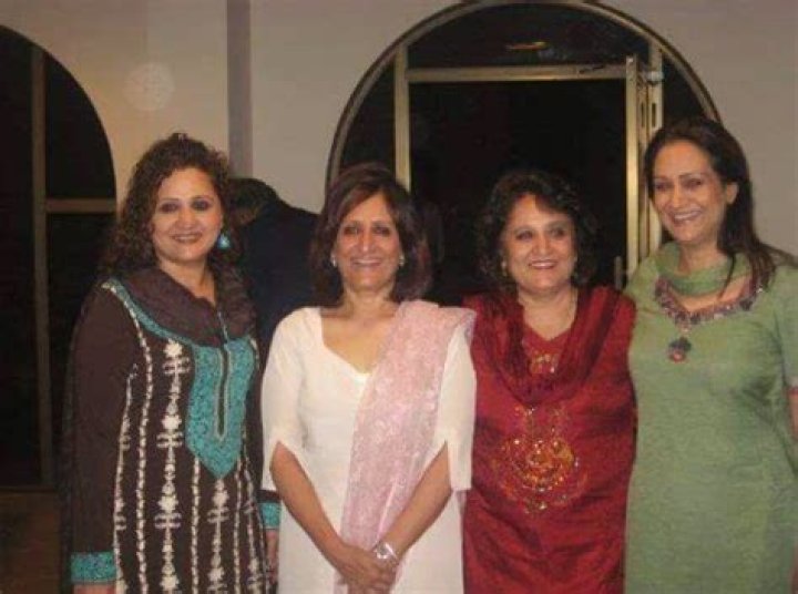 Bushra Ansari Wiki, Age, Biography, Sisters, Son, Husband, Daughter