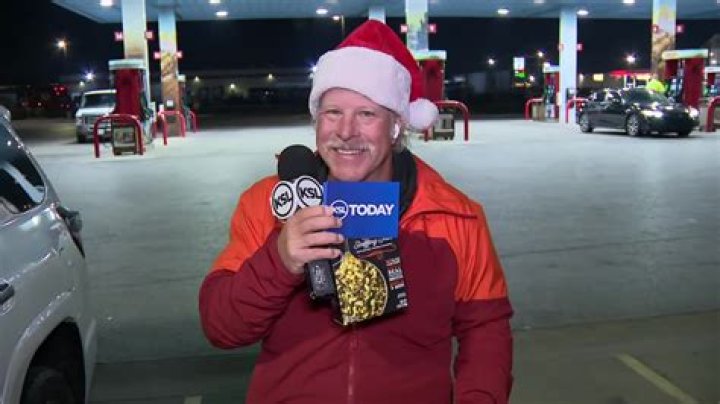 Casey Scott surprises drivers with free gas cards on Friday