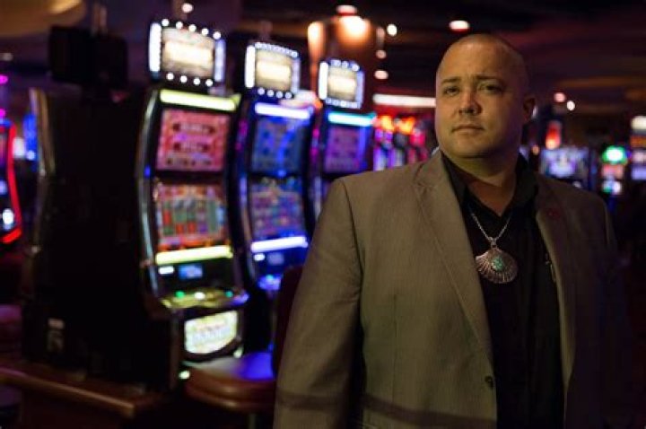 Casinos seek ban on triad leaders