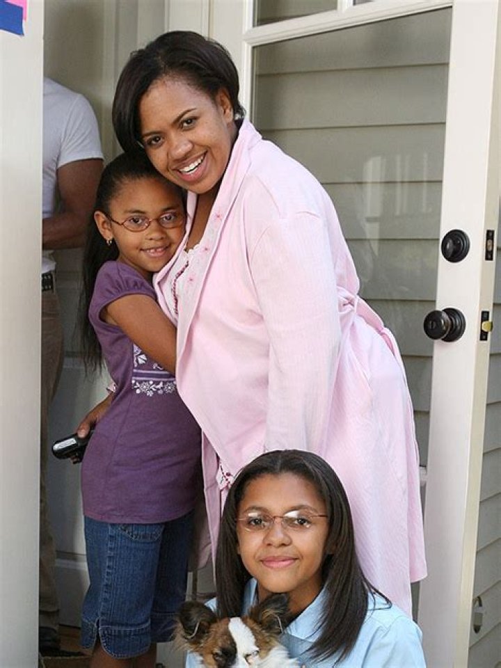 CHANDRA WILSON AND DAUGHTERS RUN FOR A GOOD CAUSE
