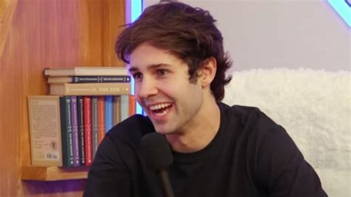 Charli & Dixie D’Amelio tell David Dobrik the craziest things they’ve been paid for