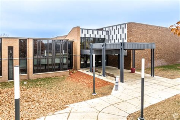 Chippewa Middle School - No Oaks