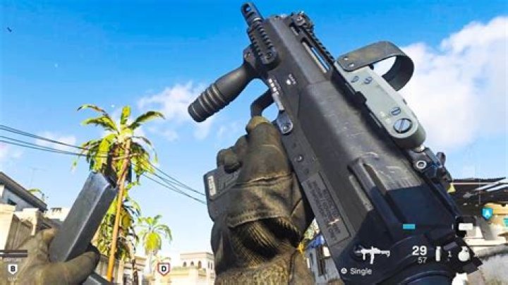 CoD pros Scump, Simp & more reveal their attachments for M4A1, MP5 & MP7
