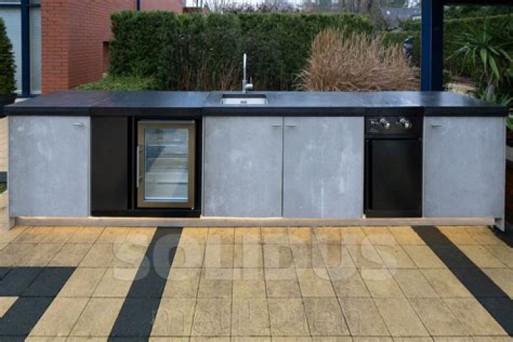 Crematorium 'barbecue' smell irritates pupils