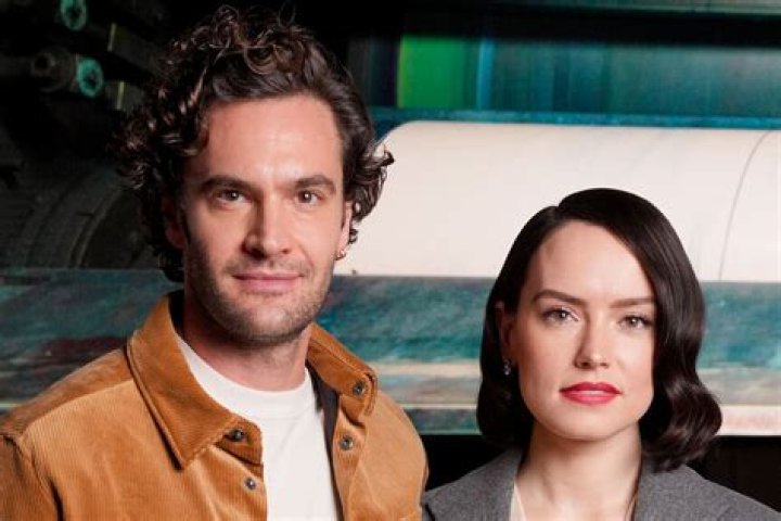 Daisy Ridley & Tom Bateman; Are They Dating? Also Know Her Past Affairs And Dating History