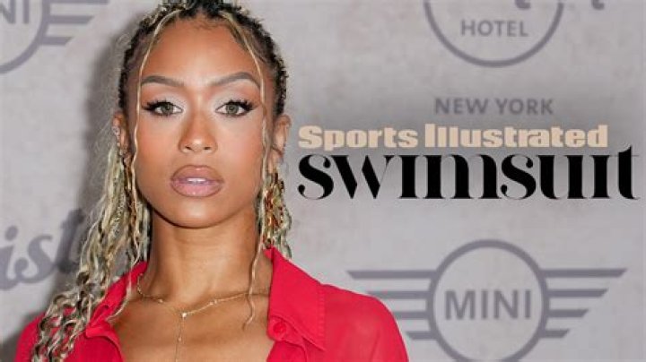 Deshaun Watson's girlfriend Jilly Anais flaunts new swimsuit bottoms