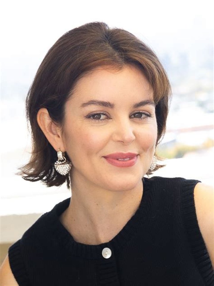 Discover Nora Zehetner's Age, Net Worth & Financial Journey