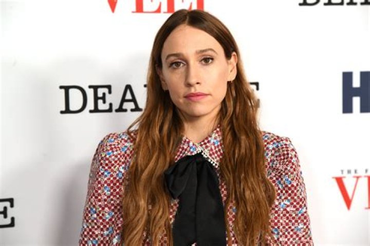 Does Sarah Sutherland Have A Child? Uncovering The Personal Life Of The Actress