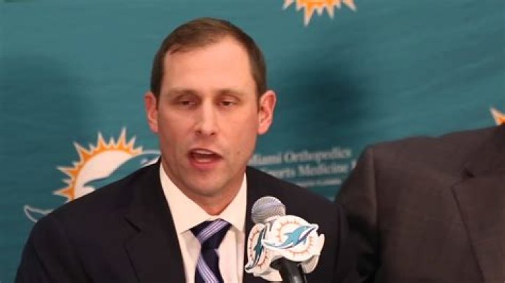 	Dolphins’ Adam Gase impressed by WR Danny Amendola’s work ethic	