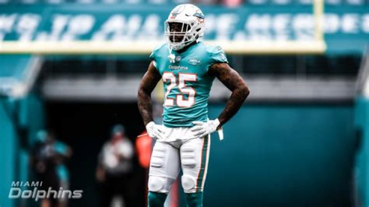 	Dolphins sign Xavien Howard, making him NFL’s highest-paid cornerback	