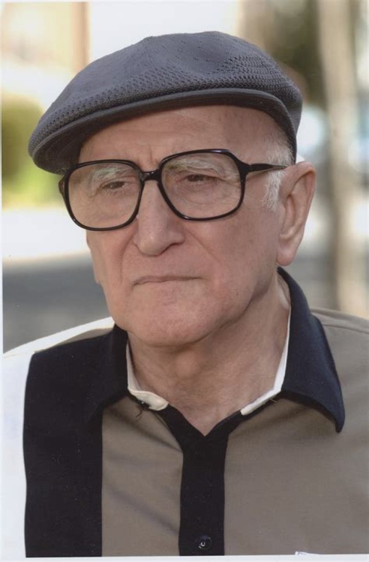 Dominic Chianese Biography