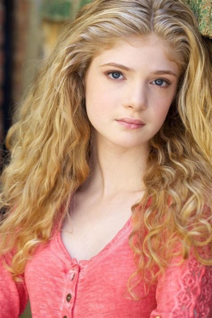 Elena Kampouris Wiki, Biography, Height, Age, Boyfriend,Family, Married
