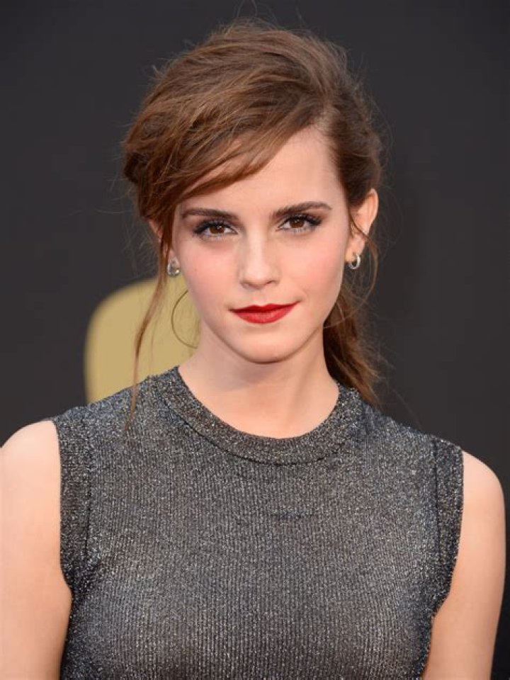 Emma Watson - Bio, Net Worth, Height