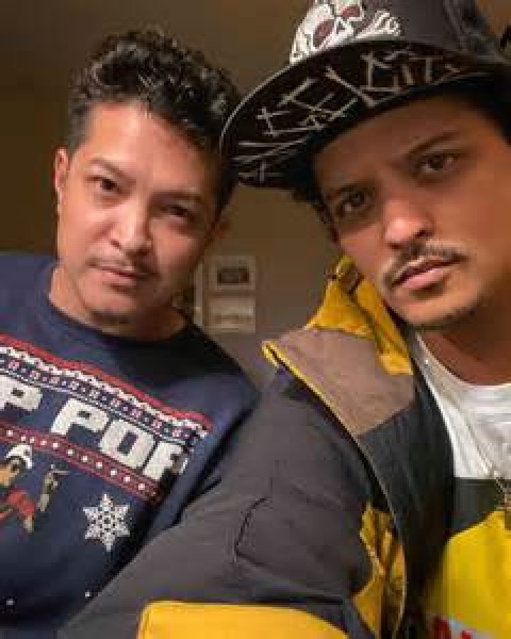 Eric Hernandez: Facts About Bruno Mars' Brother