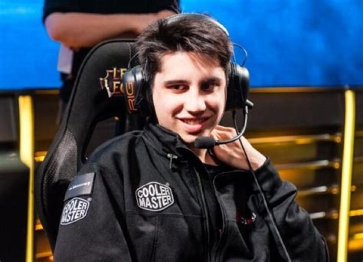 Everything You Need To Know About IWillDominate's Girlfriend In 2024