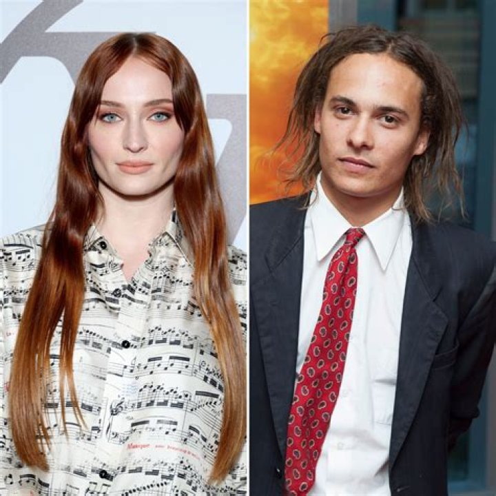 Exploring Frank Dillane's Relationships: A Deep Dive Into The Actor's Personal Life