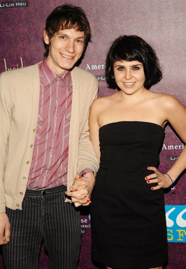 Exploring Mae Whitman's Partner: A Deep Dive Into Her Personal Life