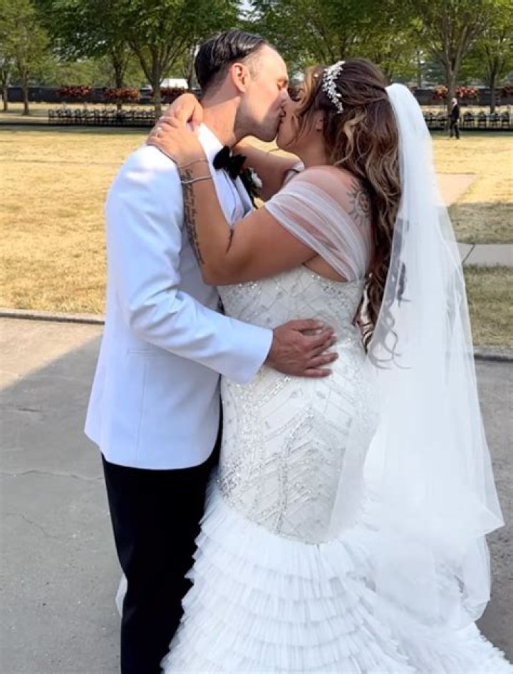 Exploring The Love Life Of Terri Clark: Is She Married?