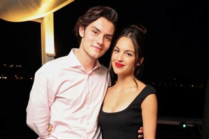Exploring The Relationship Of Louis Partridge: Who Is His Girlfriend?