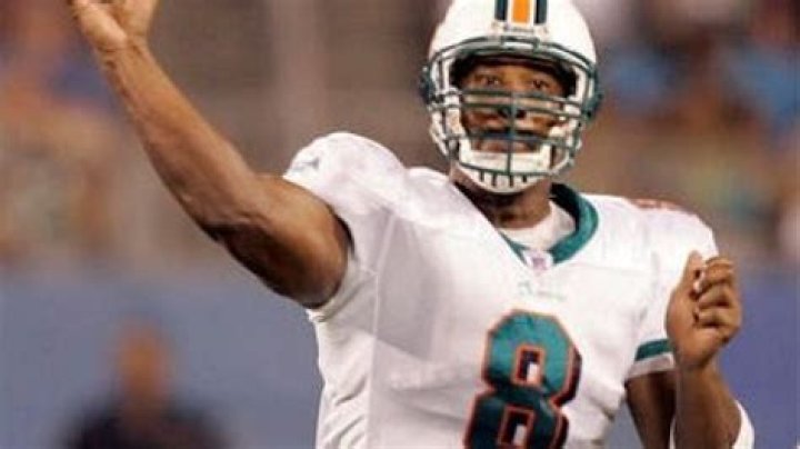 	Former Dolphins QB Culpepper loses home	