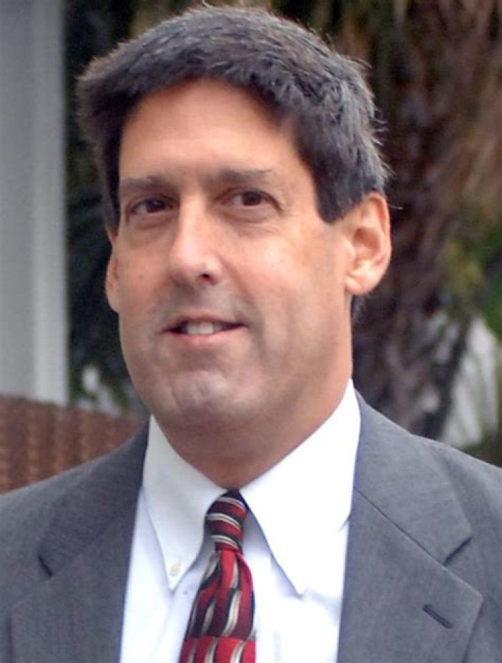 	Fraudster doc’s medical license in limbo	