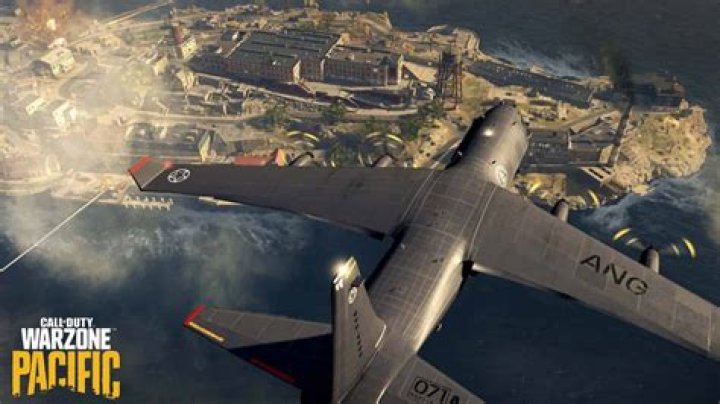 Game-breaking Warzone plane glitch drops players under the map