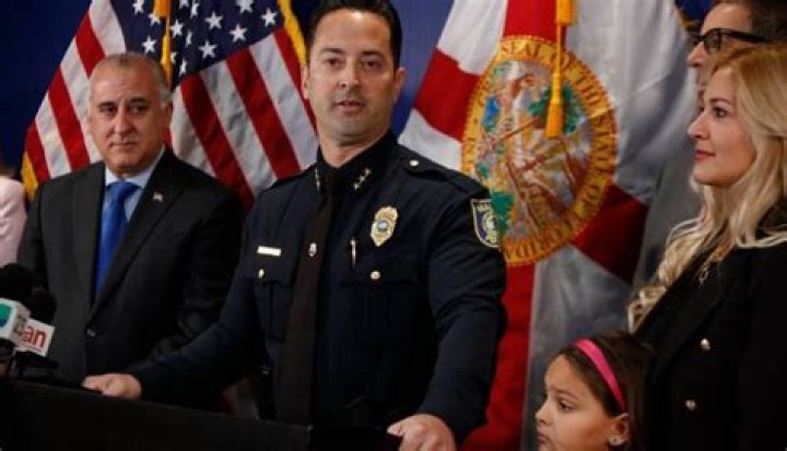 	George Fuente asume oficialmente como jefe de policía de Hialeah	